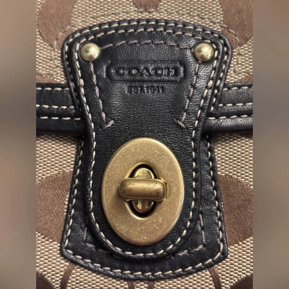 Vintage Coach EUC Y2K Signature Clutch - Picture 4 of 5